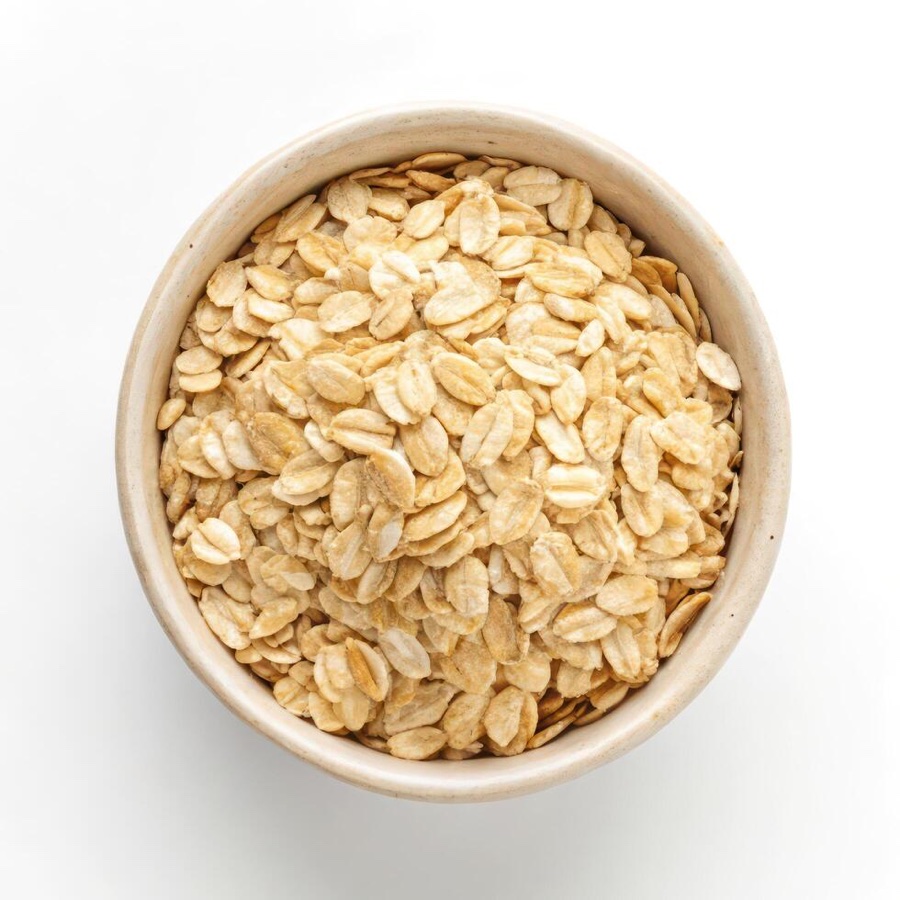 A bowl of rolled oats